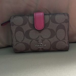 Coach medium corner zip wallet khaki & pink F53562